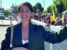 Francesca Ammaturo a Istrana mostra la fila di clienti