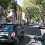 Via Trento a Gorizia, dove l'uomo di 50 anni ha spaccato un finestrino a colpi di coltello. Foto Tibaldi