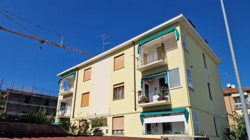 Lo stabile Ater di via Tartini 2 a Monfalcone. Foto Bonaventura