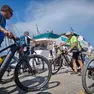 Ciclisti sul Delfino Verde a Muggia (Lasorte)