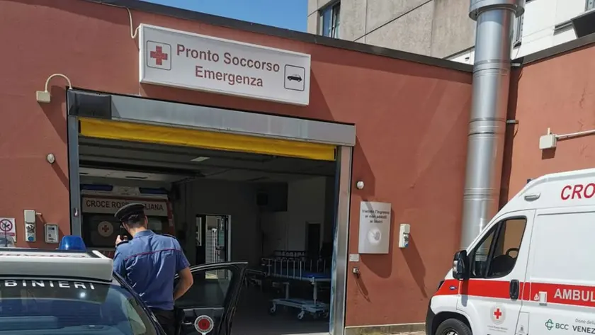 L'uomo è stato trasportato al pronto soccorso di Monfalcone