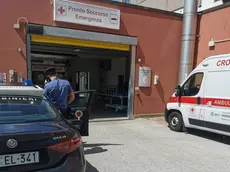 L'uomo è stato trasportato al pronto soccorso di Monfalcone
