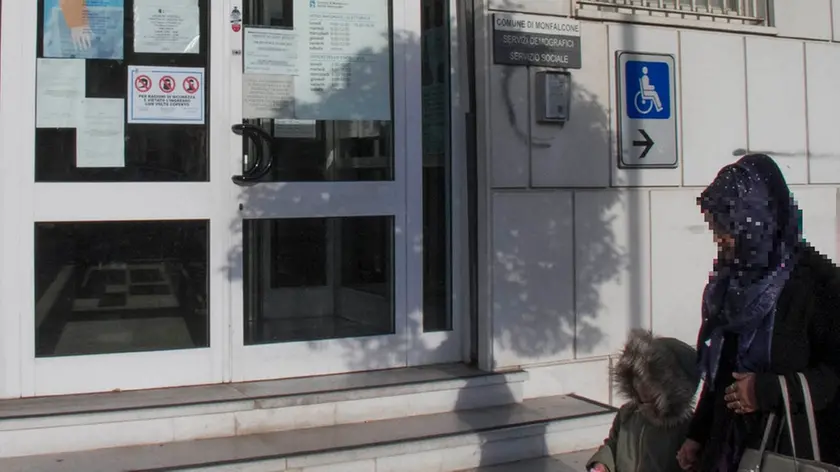 L'ufficio anagrafe a Monfalcone in una foto di repertorio