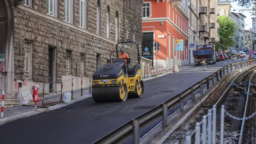 I lavori in via Commerciale (Lasorte)