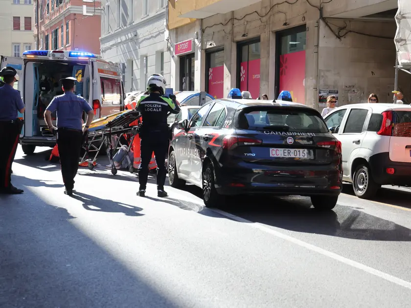 L'arrivo dei soccorsi. Foto Lasorte