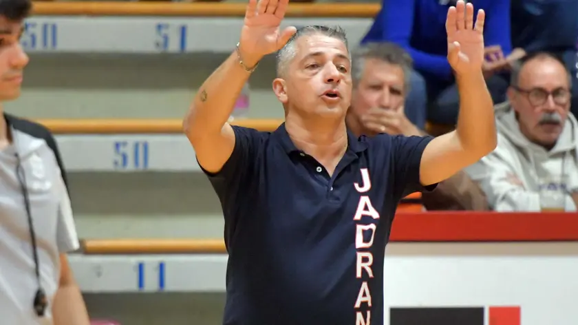 Coach Jogan durante una partita dello Jadran. Foto Bruni