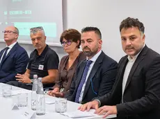 La presentazione dei defibrillatori. Foto Silvano