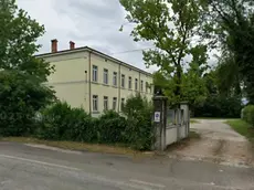 L’ex scuola elementare destinata a ospitare il servizio di supporto ai richiedenti asilo