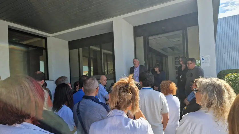 I lavoratori di StarTech in corteo davanti alla dirigenza