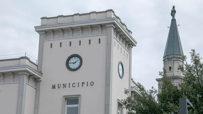 Il Municipio di Monfalcone (foto archivio Bonaventura)