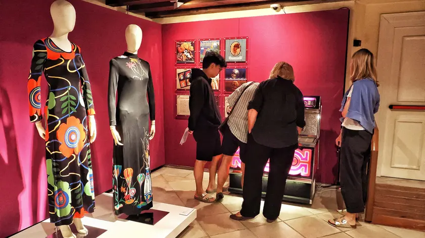 Uno scorcio della mostra Italia Settanta di palazzo Attems