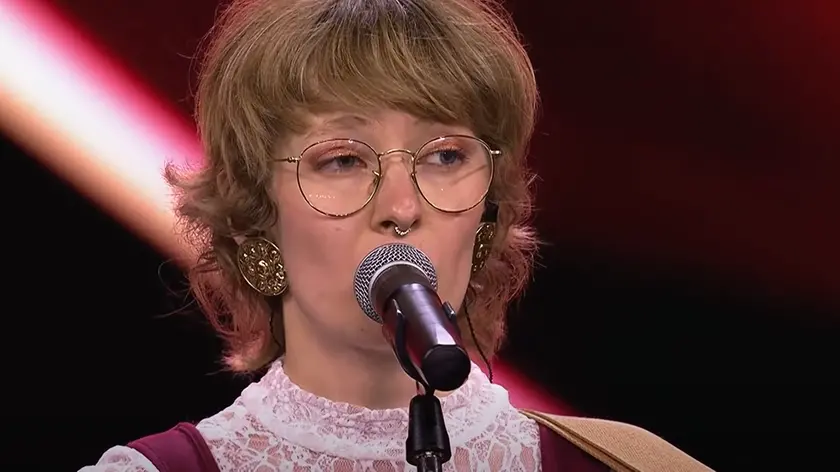 La triestina Angela Cotterle sul palco di X Factor