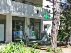 La farmacia di Pineta in una foto d’archivio