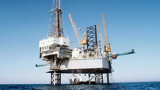 Una piattaforma per le trivellazioni in mare: la compagnia croata Ina ha varato investimenti per 65 milioni