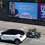 Uno dei manifesti della consigliera comunale Rosanna Pucci (foto Andrea Lasorte)