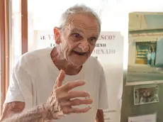 Eligio nella sua panetteria a Servola (fotoservizio Andrea Lasorte)