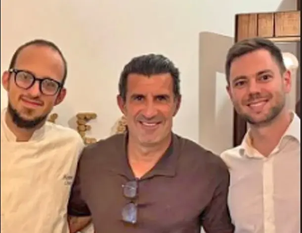 Luis Figo al Rivea