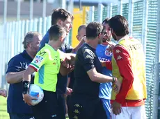 Il parapiglia all’esterno del tunnel che ha portato all’espulsione di Fontana Mariani/Lasorte