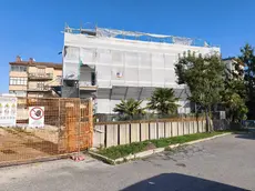 La palazzina in costruzione in viale Argine dei Moreri