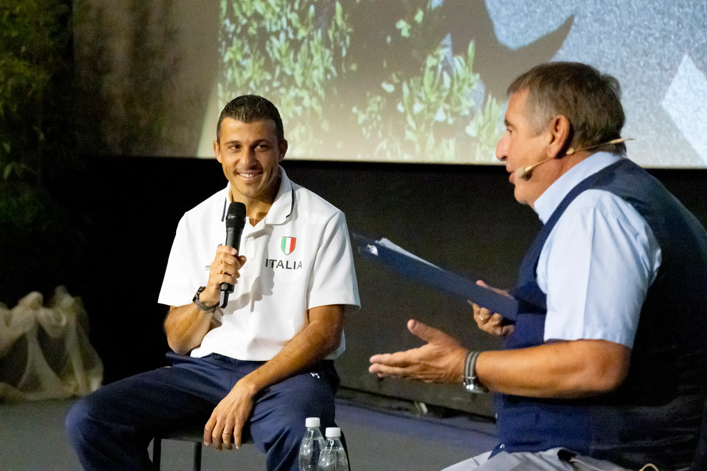 L'ultramaratoneta Alessio Milani intervistato da Covaz a "Movite". Foto Bonaventura