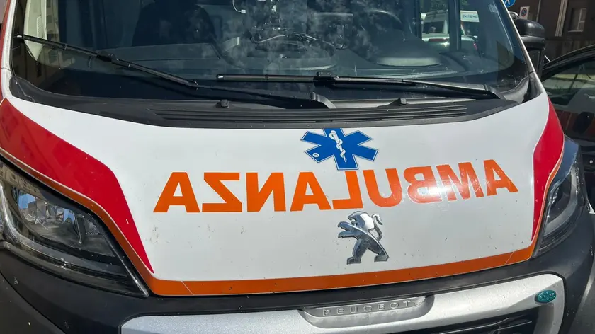 Sul posto è intervenuta l'ambulanza