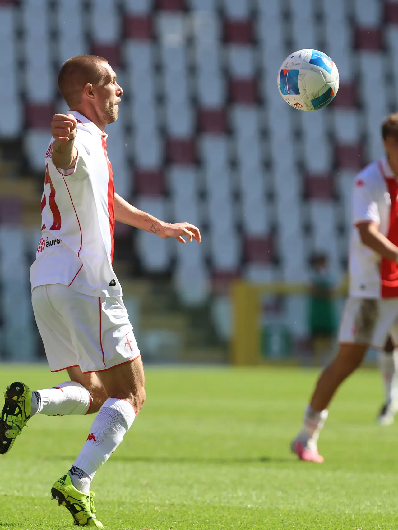 Una fase di gioco di Triestina-Obermais (foto Lasorte)