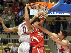 Una schiacciata di Lajae Jones (Foto Bruni)