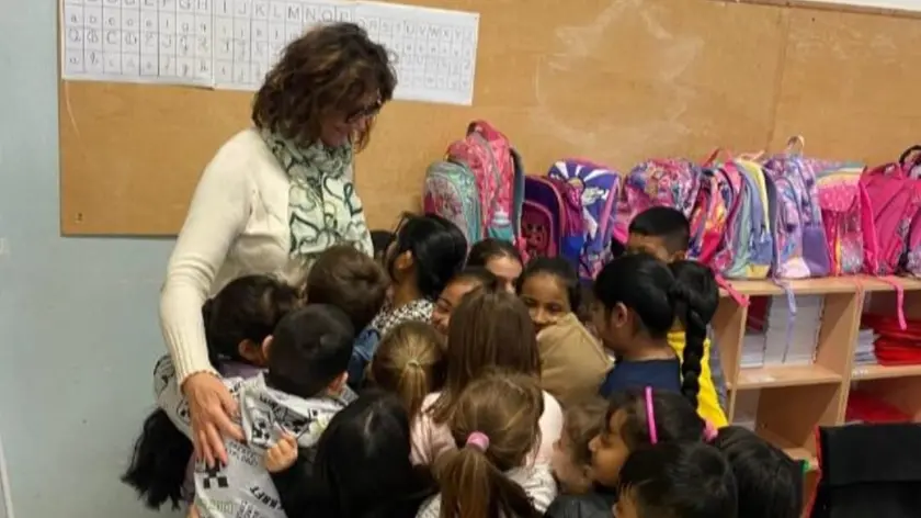 La maestra della Duca d’Aosta con i suoi alunni