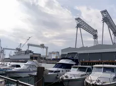 Le due gru Goliath: il cantiere edile temporaneo era propedeutico alla loro predisposizione nello stabilimento Fincantieri di Panzano Foto Katia Bonaventura