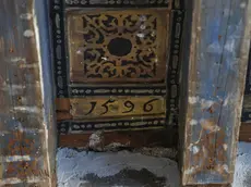 Un dettaglio dell’apparato decorativo della sala (fotoservizio Andrea Lasorte)