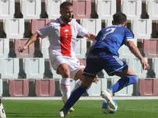 L’esterno Giuseppe Borello in azione contro l’Obermais (foto Andrea Lasorte)