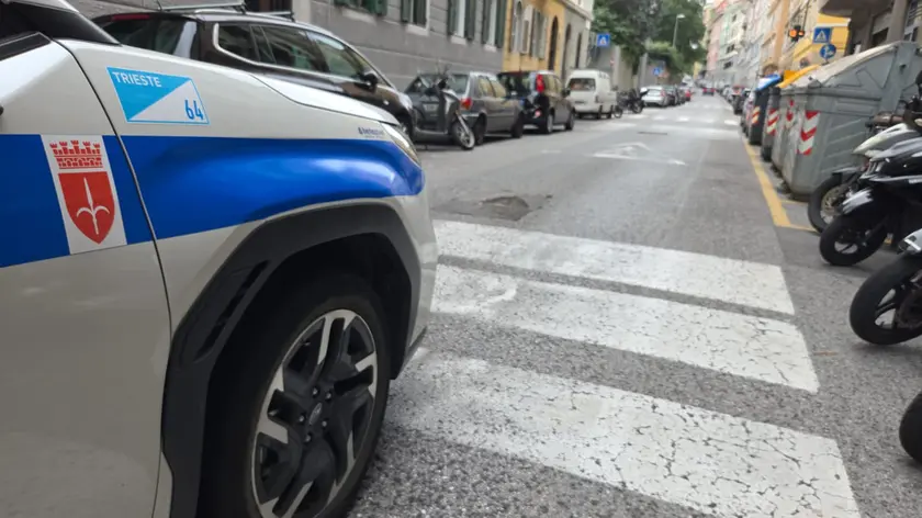 Polizia locale in via Rossetti da riasfaltare