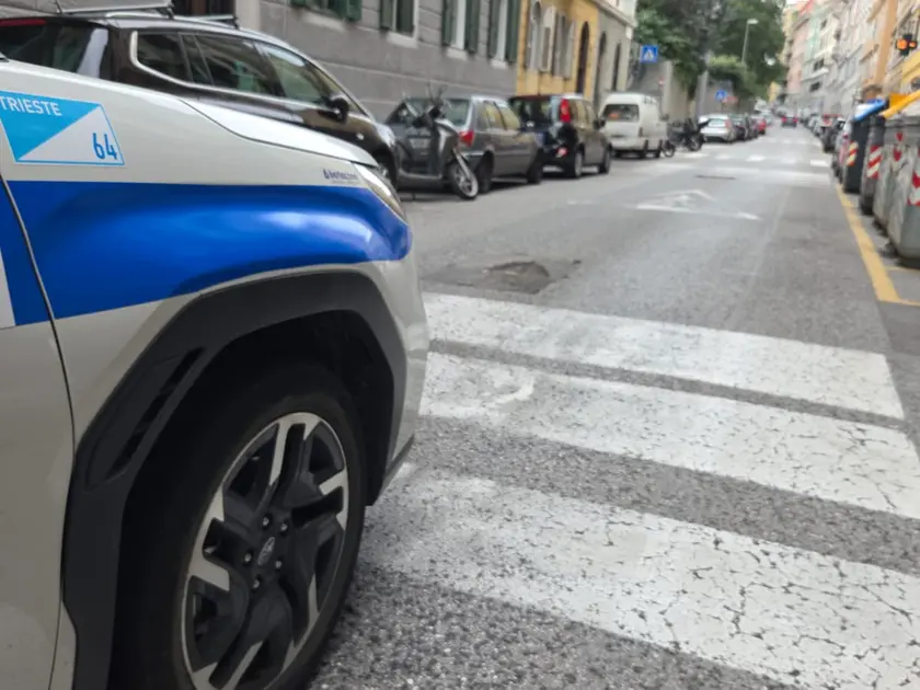 Polizia locale in via Rossetti da riasfaltare