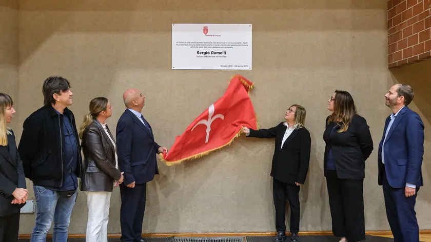 Lo svelamento della targa dedicata a Ramelli, presente la sottosegretaria Frassinetti Foto Silvano