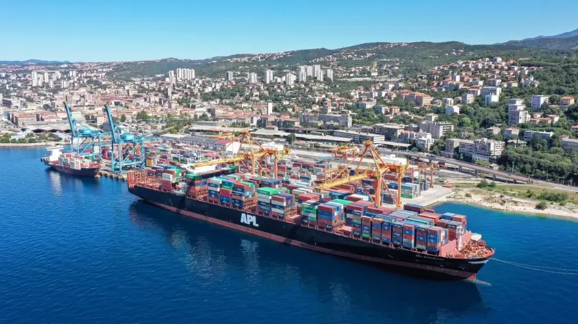 Una veduta dall’alto del porto di Fiume