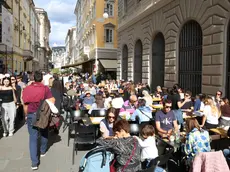 Giornate di lavoro intenso e grande giro d’affari per i bar e i ristoranti del centro città Foto Lasorte