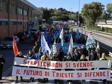 Il corteo dei lavoratori StarTech. Foto Lasorte