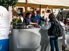 Una degustazione durante l’edizione passata dell’evento