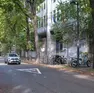 L’ingresso della sede del liceo Petrarca di via Rossetti (foto Massimo Silvano)