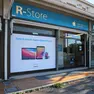 Il negozio R-Store di via Brigata Casale (foto Andrea Lasorte)