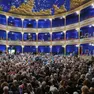 La folla alla prima del Rossetti mercoledì sera (foto Massimo Silvano)