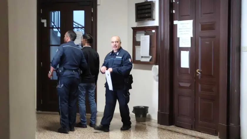L’imputato scortato in tribunale dalla polizia penitenziaria