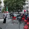 Un'assemblea pubblica del Pd