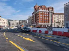 Il cantiere si è spostato al centro del ponte (foto Silvano)