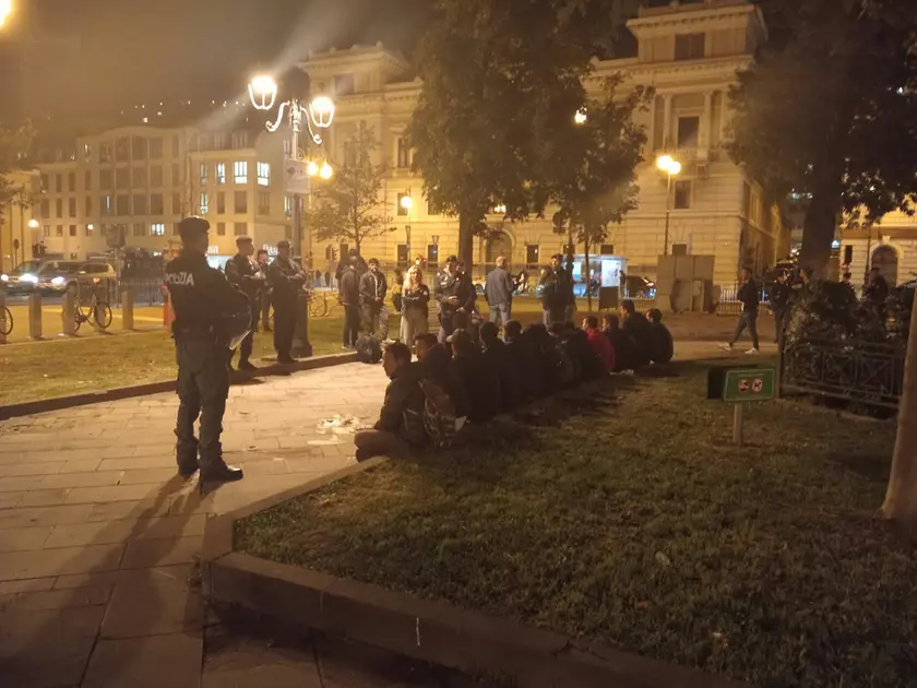 L'intervento di identificazione in piazza della Libertà