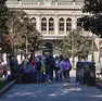 Una comitiva radunata in piazza Libertà (Lasorte)