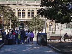 Una comitiva radunata in piazza Libertà (Lasorte)