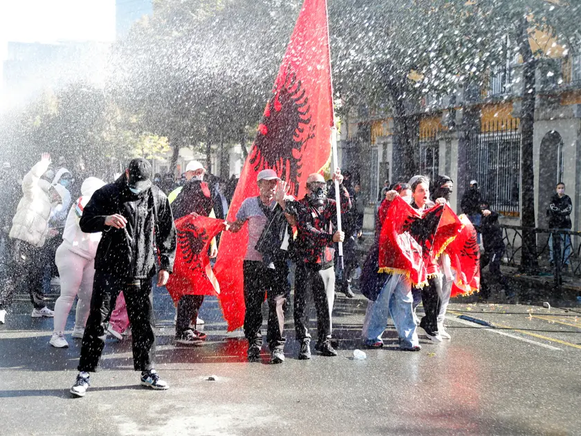 La protesta degli studenti a Tirana, in Albania (foto Epa)