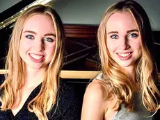 Le gemelle pianiste