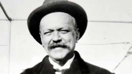 Immagine dello scrittore triestino Italo Svevo, al secolo Ettore Schmitz (Trieste 19 dicembre 1861 - Motta di Livenza 3 settembre 1928)